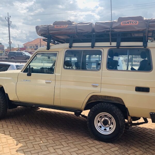 Hire a 4x4 safari land Cruiser Jeep Car in Uganda